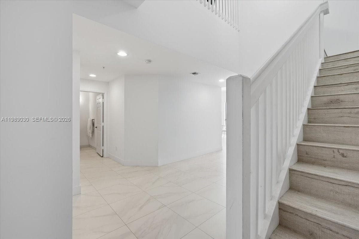 8390 SW 72nd Ave # 106, Miami FL 33143 — 10