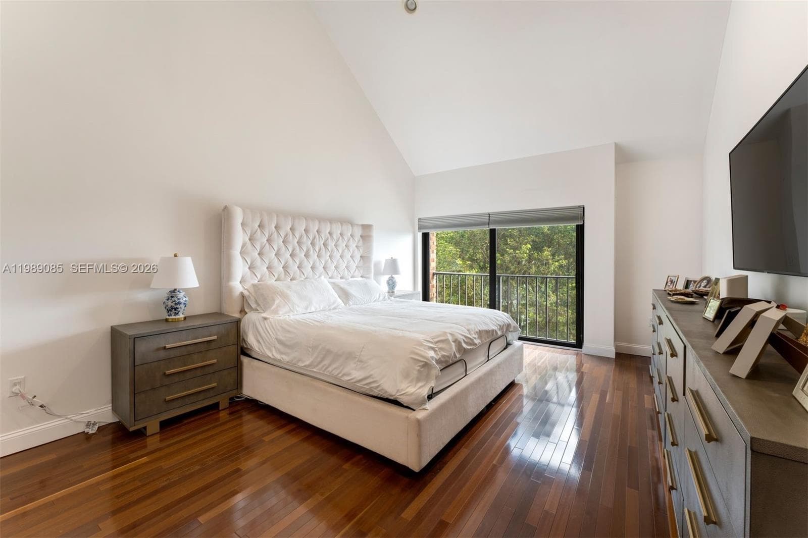 1566 NE Quayside Ter # D14, Miami FL 33138 — 26