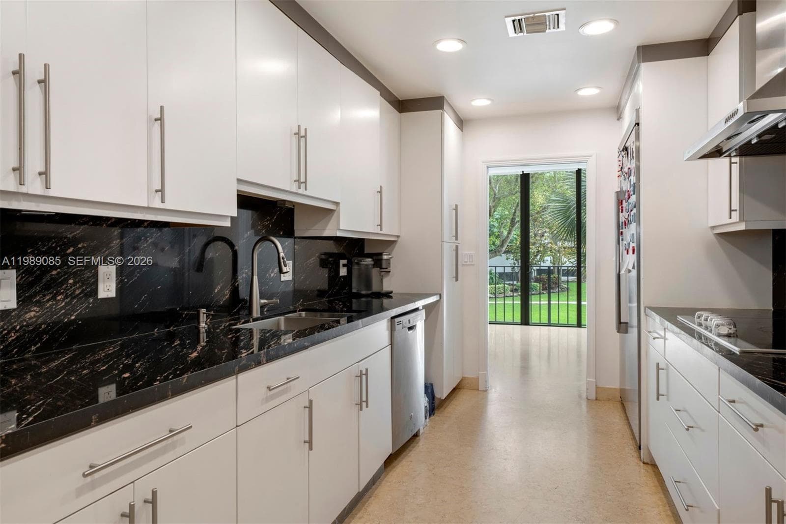 1566 NE Quayside Ter # D14, Miami FL 33138 — 9