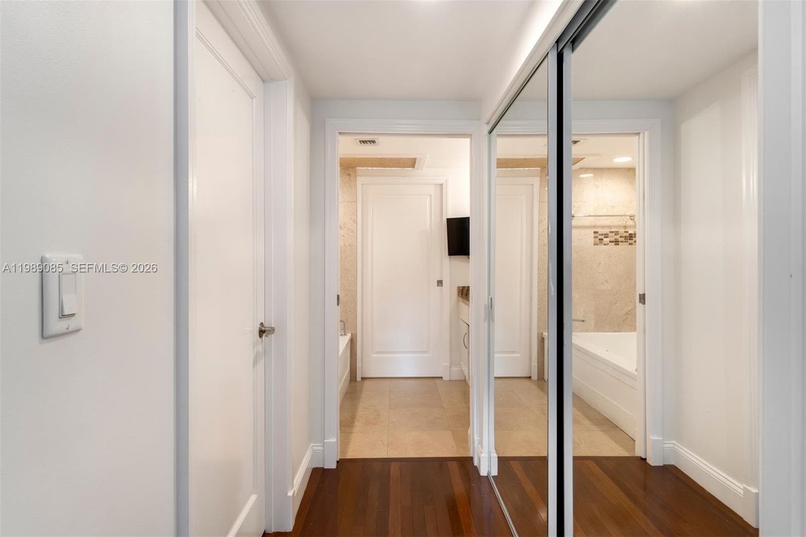 1566 NE Quayside Ter # D14, Miami FL 33138 — 30