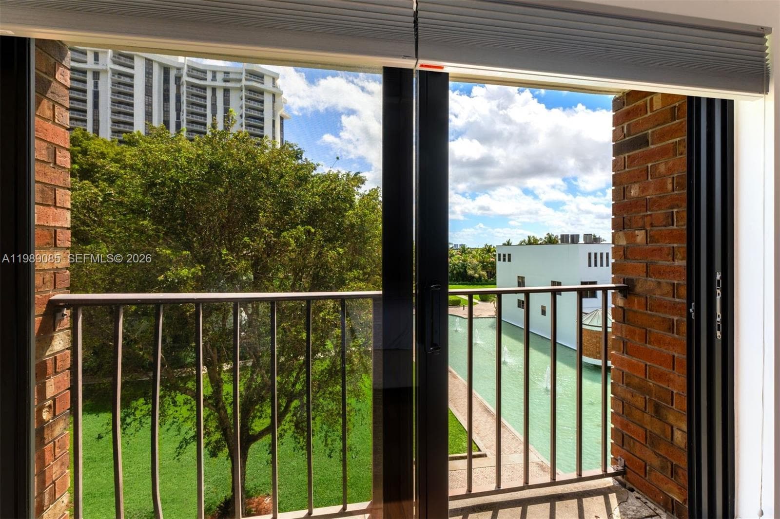 1566 NE Quayside Ter # D14, Miami FL 33138 — 33