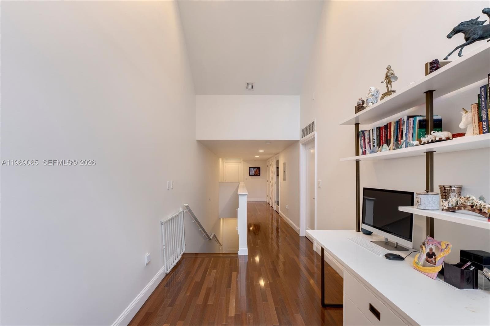 1566 NE Quayside Ter # D14, Miami FL 33138 — 18