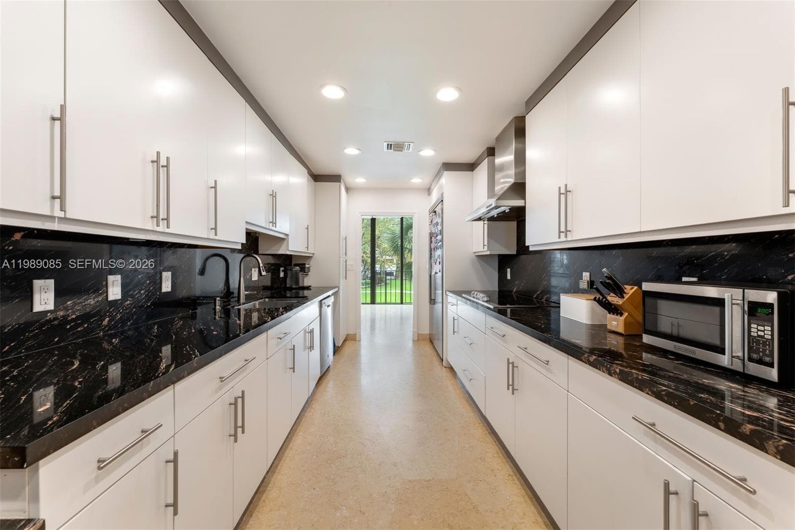 1566 NE Quayside Ter # D14, Miami FL 33138 — 8