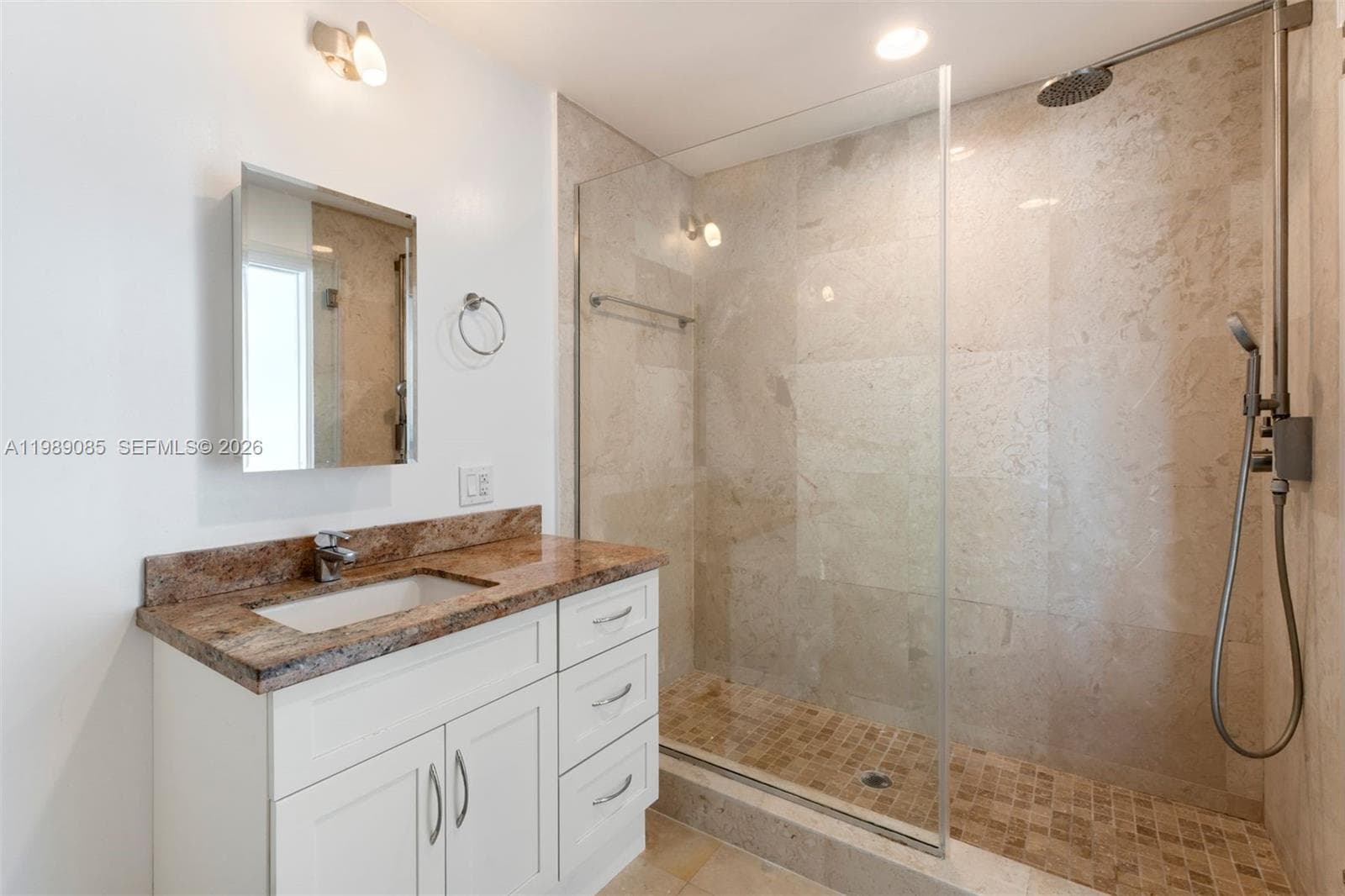 1566 NE Quayside Ter # D14, Miami FL 33138 — 25