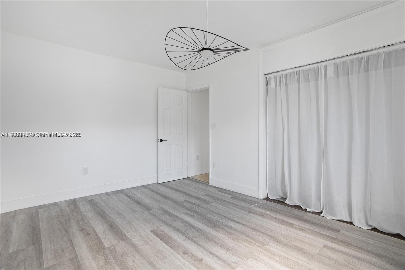 70 NE 186th Ter, Miami FL 33179 — 23