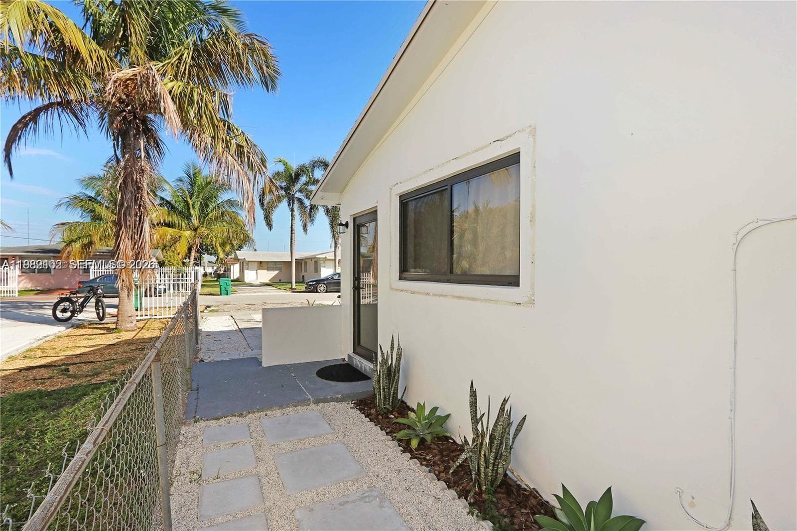 70 NE 186th Ter, Miami FL 33179 — 13