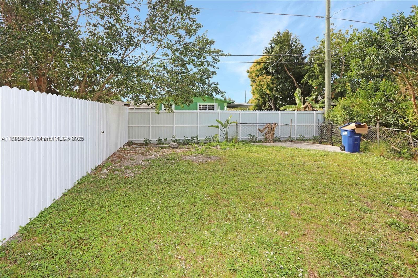 70 NE 186th Ter, Miami FL 33179 — 26