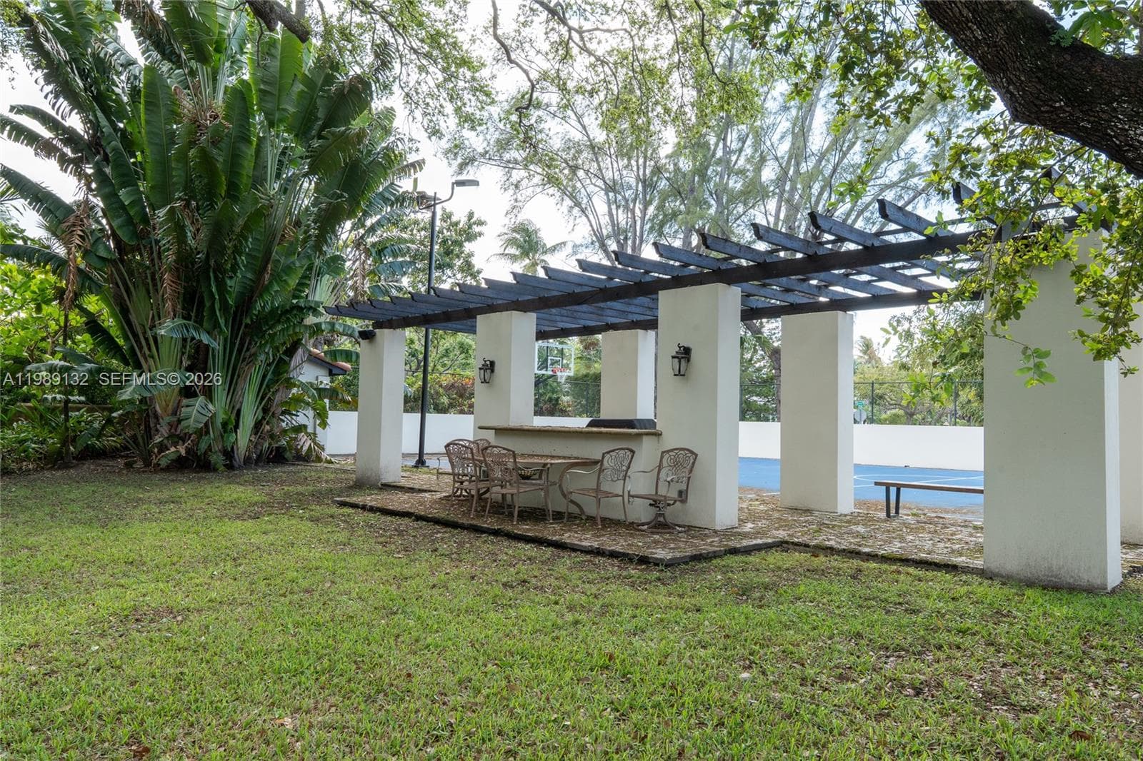 5005 Lakeview Dr, Miami Beach FL 33140 — 4