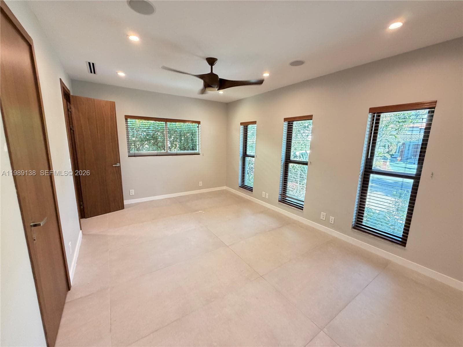 3200 NE 165th St, North Miami Beach FL 33160 — 28