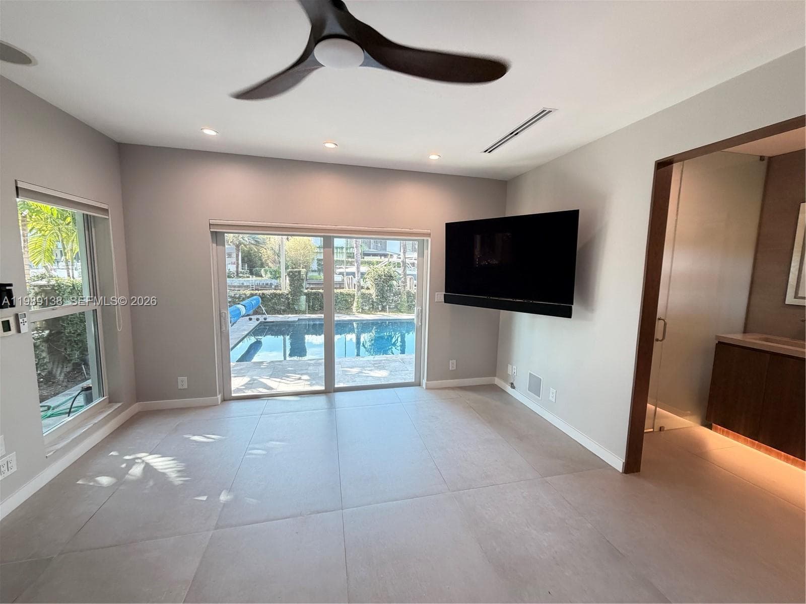 3200 NE 165th St, North Miami Beach FL 33160 — 20