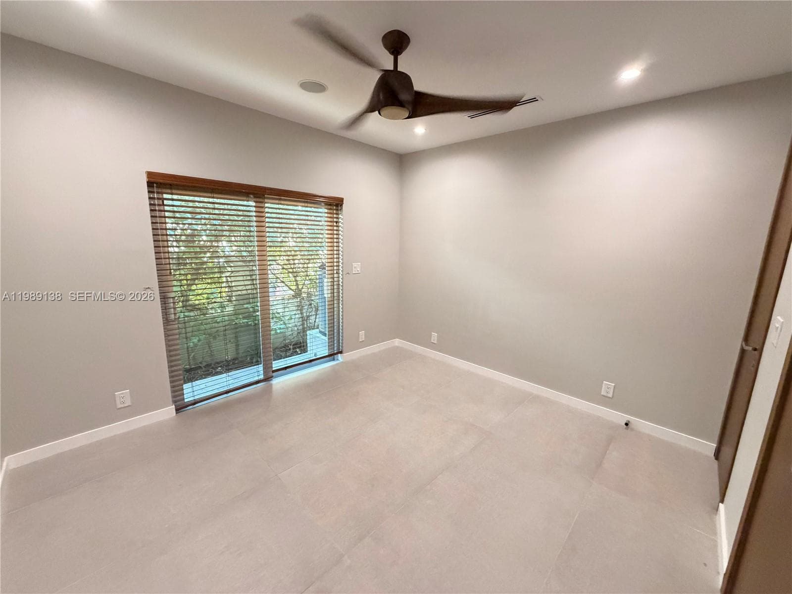 3200 NE 165th St, North Miami Beach FL 33160 — 33