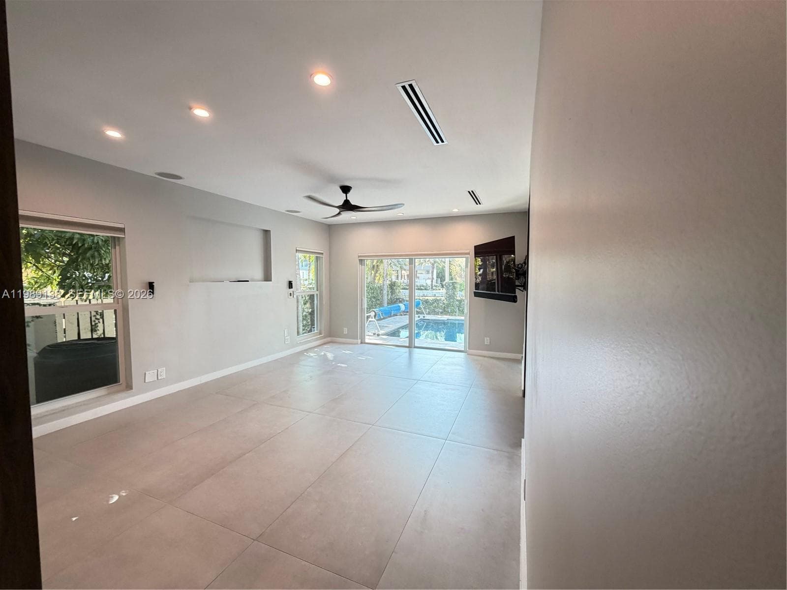 3200 NE 165th St, North Miami Beach FL 33160 — 18