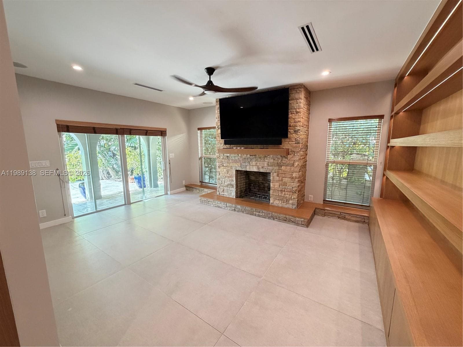 3200 NE 165th St, North Miami Beach FL 33160 — 11