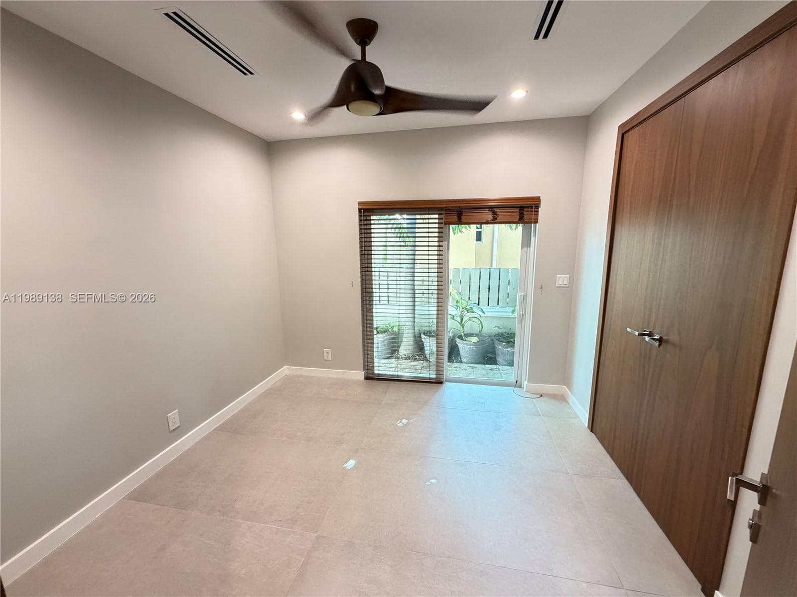 3200 NE 165th St, North Miami Beach FL 33160 — 25