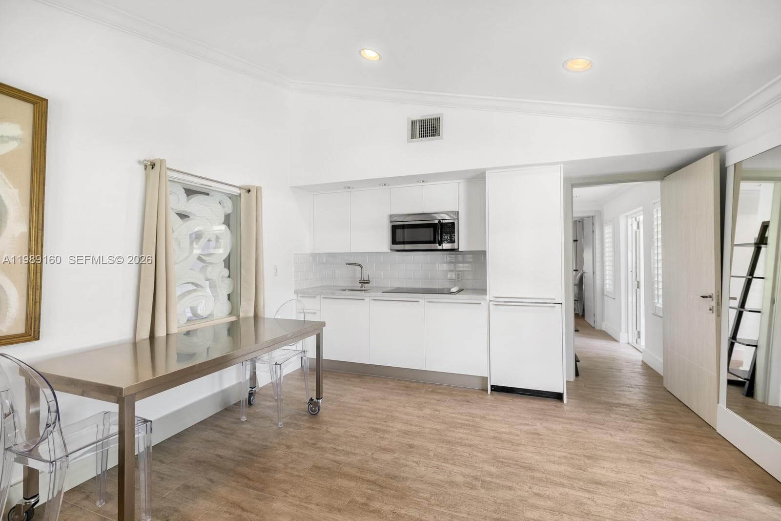 6120 Riviera Dr, Coral Gables FL 33146 — 24