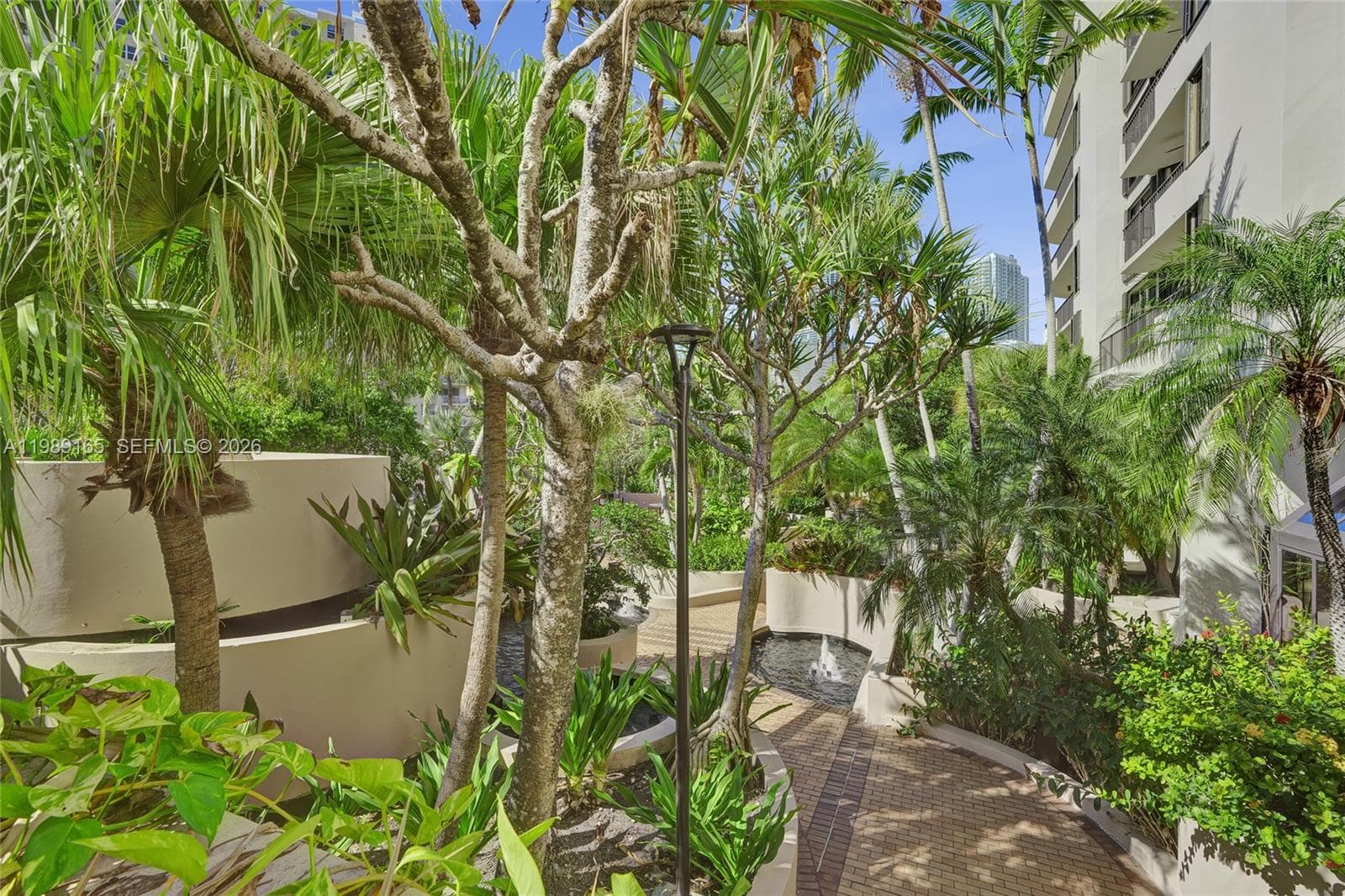 520 Brickell Key Dr # A1015, Miami FL 33131 — 33