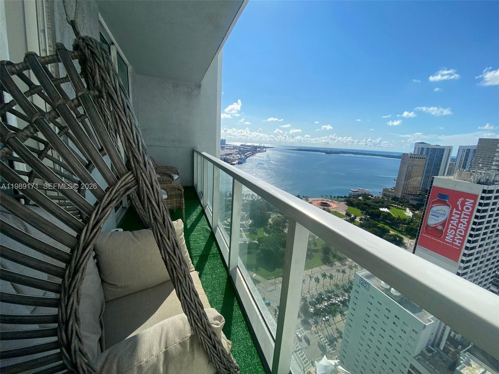 244 Biscayne Blvd # 3707, Miami FL 33132 — 27