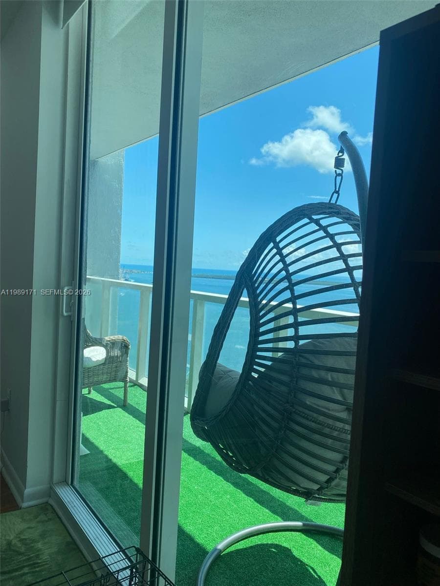 244 Biscayne Blvd # 3707, Miami FL 33132 — 26