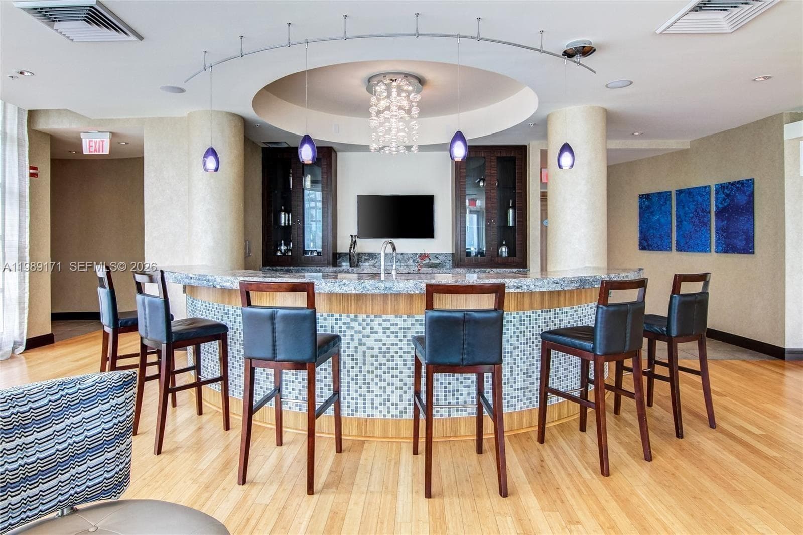 244 Biscayne Blvd # 3707, Miami FL 33132 — 37