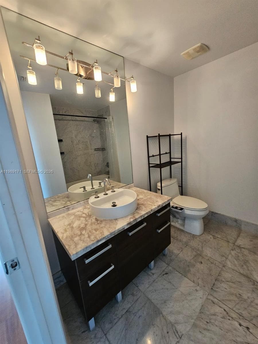 244 Biscayne Blvd # 3707, Miami FL 33132 — 15