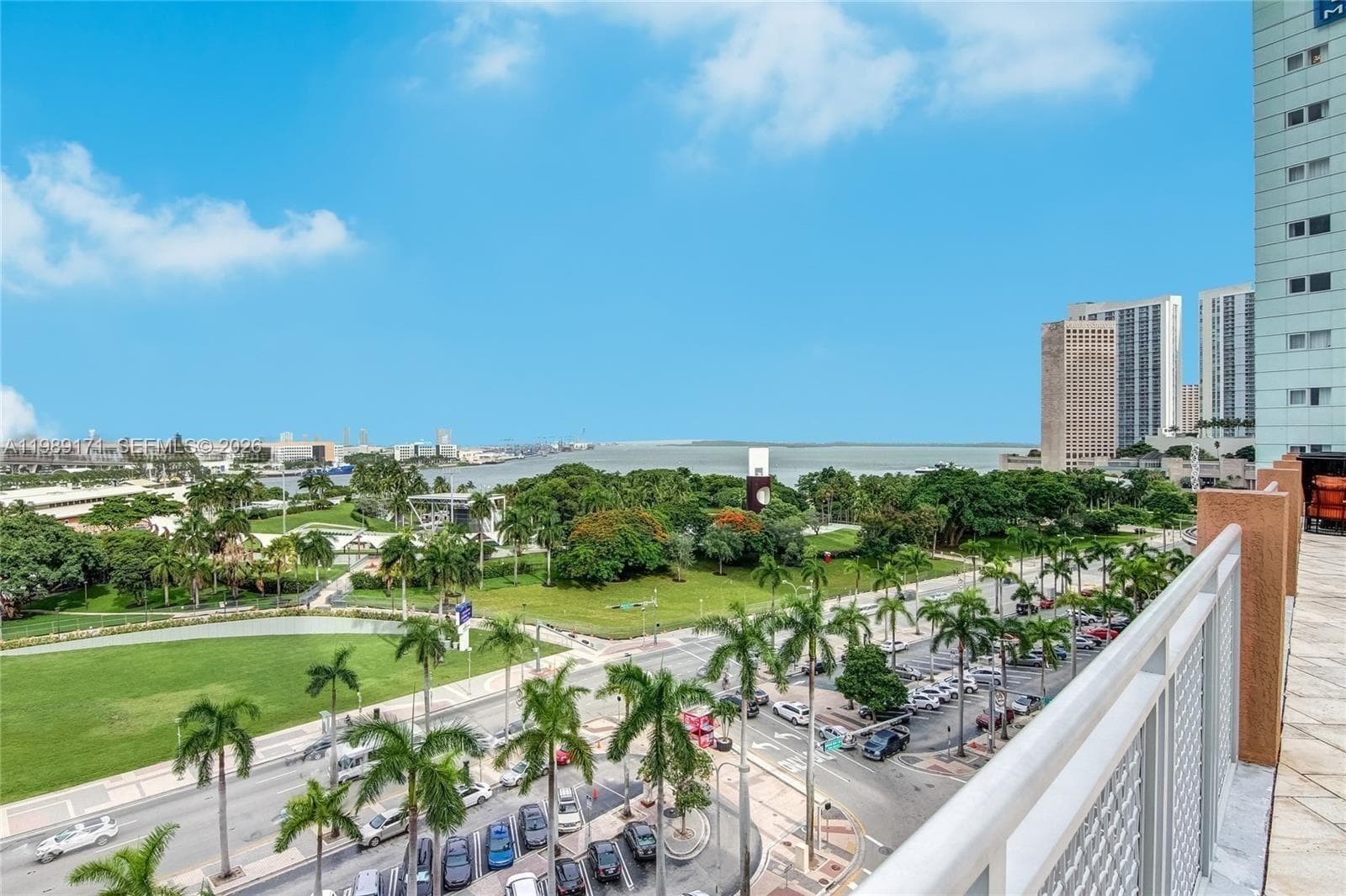 244 Biscayne Blvd # 3707, Miami FL 33132 — 40