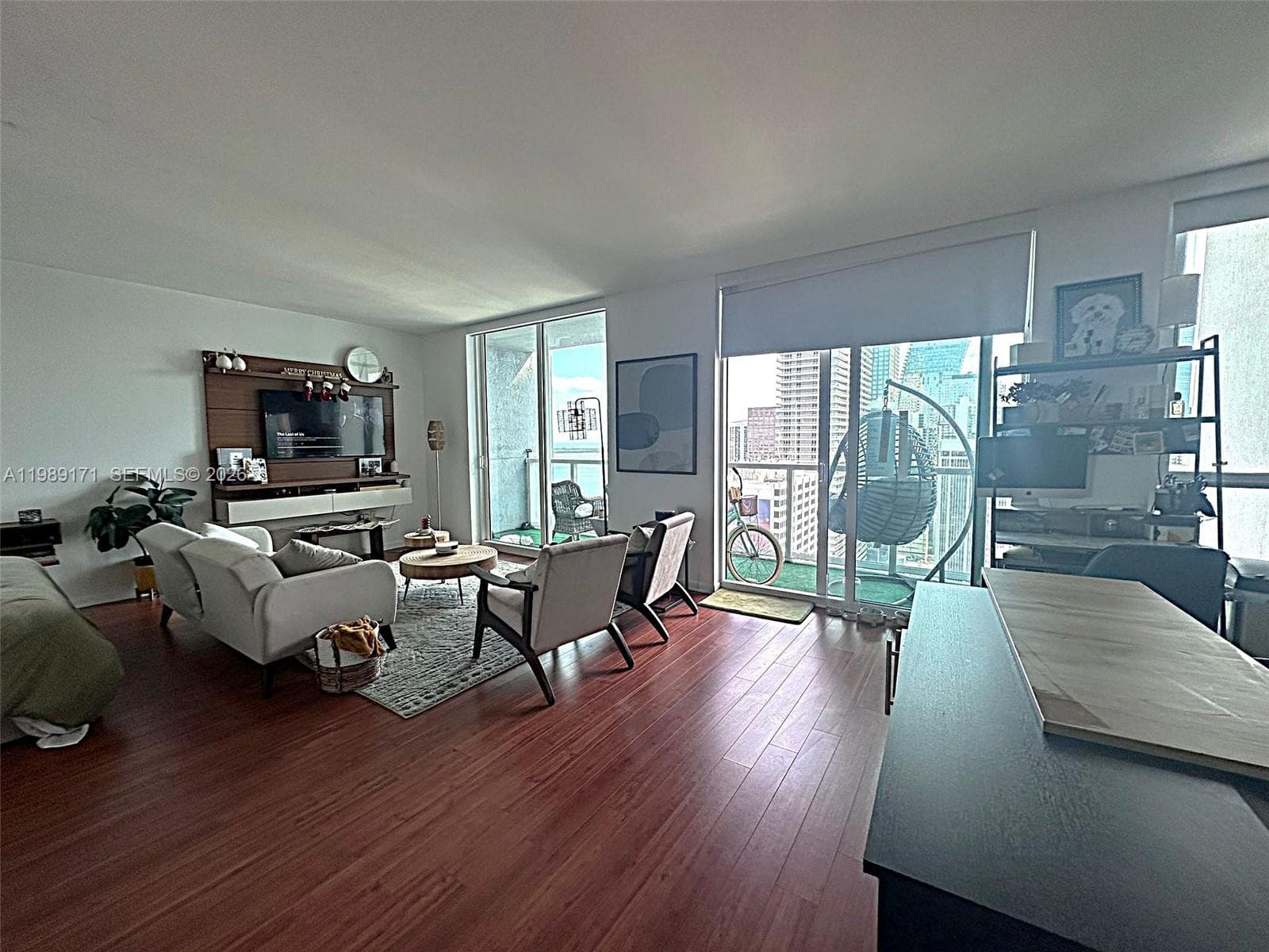 244 Biscayne Blvd # 3707, Miami FL 33132 — 25