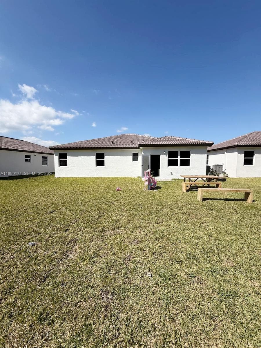2402 SE 30th St, Homestead FL 33035 — 12