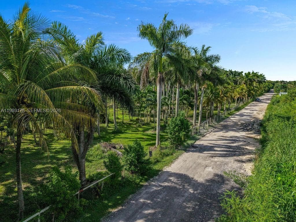 10650 SW 206th Ave, Miami FL 33187 — 16