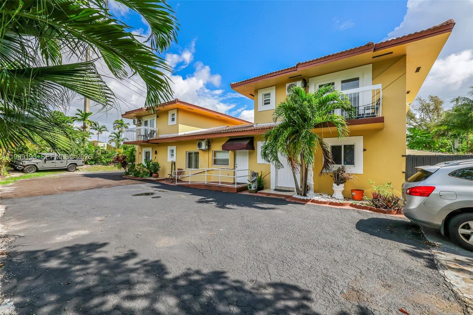 12085 W Dixie Hwy, Biscayne Park FL 33161 — 1