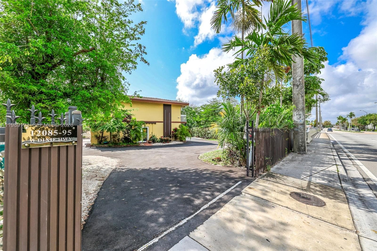 12085 W Dixie Hwy, Biscayne Park FL 33161 — 8