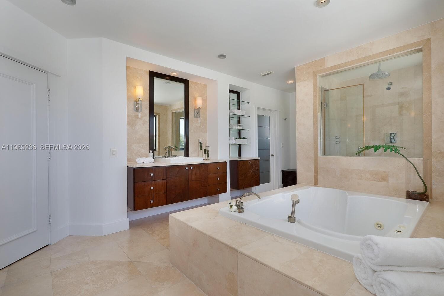 3425 Alhambra Cir, Coral Gables FL 33134 — 45