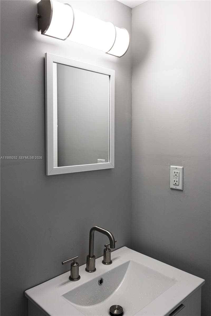 Plaza Of Americas Condo P, Sunny Isles Beach, FL — 27