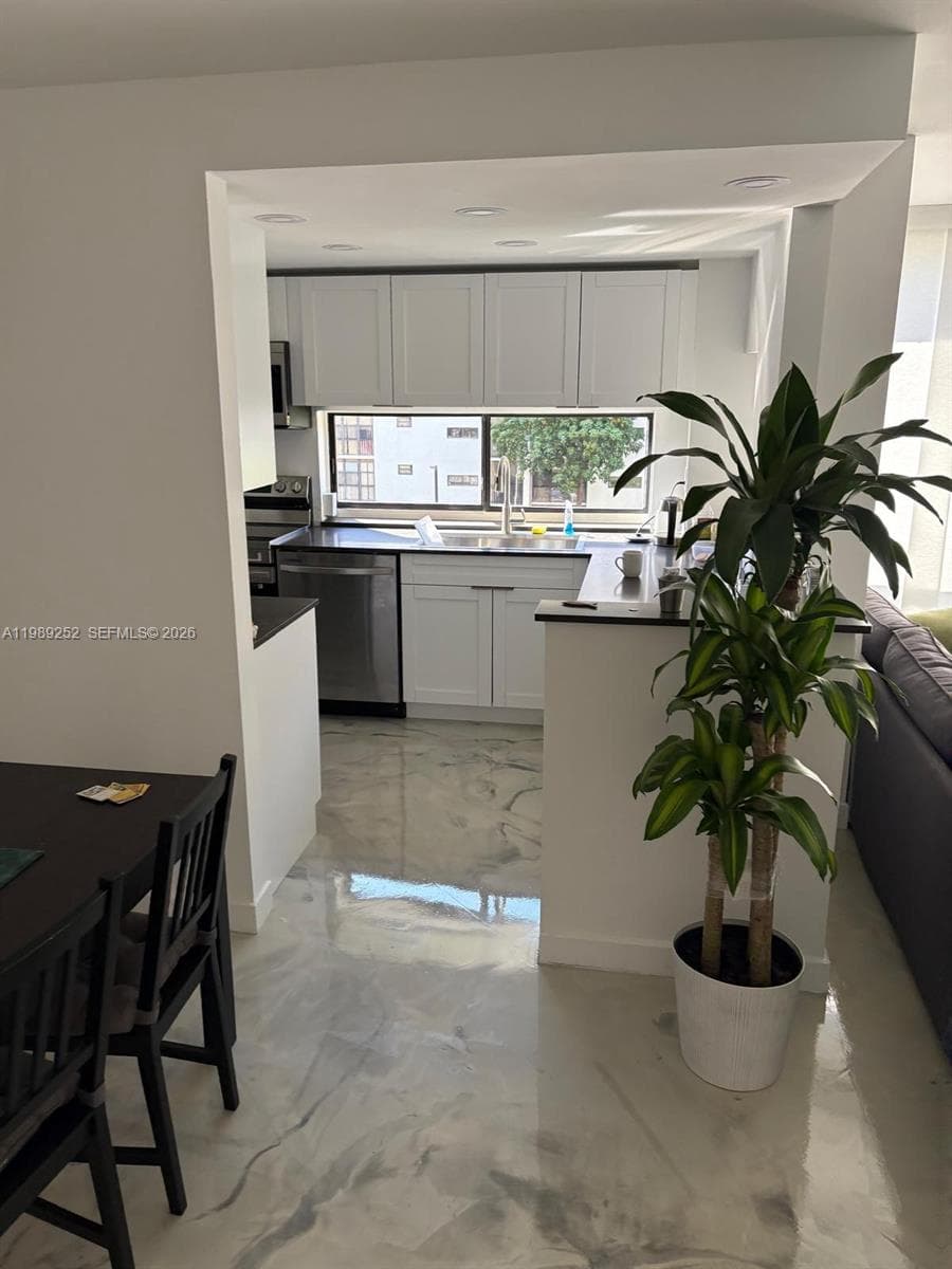 Plaza Of Americas Condo P, Sunny Isles Beach, FL — 2