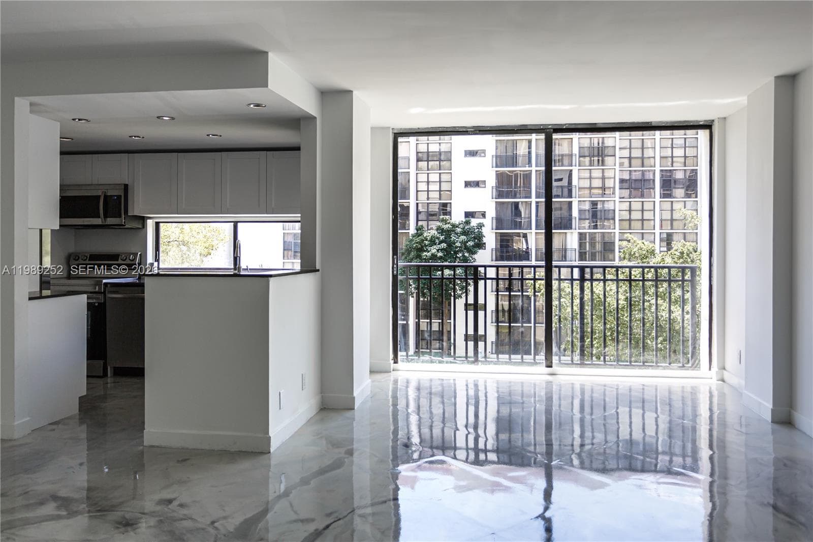 Plaza Of Americas Condo P, Sunny Isles Beach, FL — 6