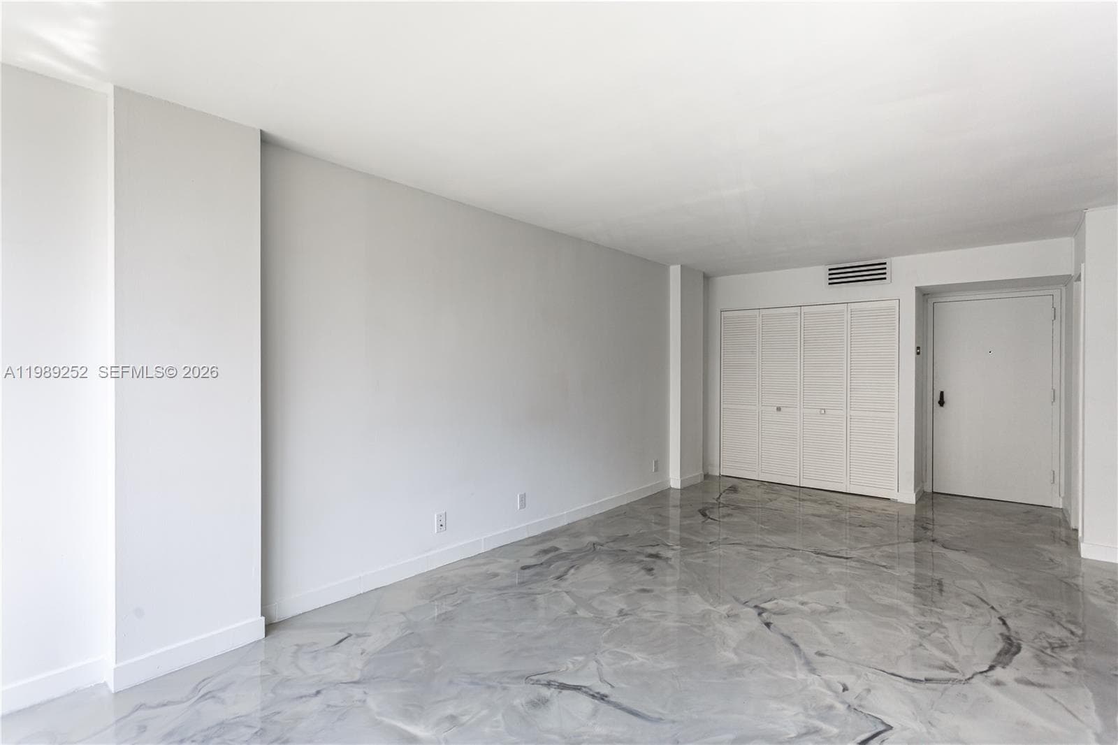 Plaza Of Americas Condo P, Sunny Isles Beach, FL — 32