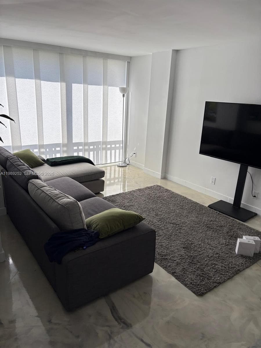 Plaza Of Americas Condo P, Sunny Isles Beach, FL — 1