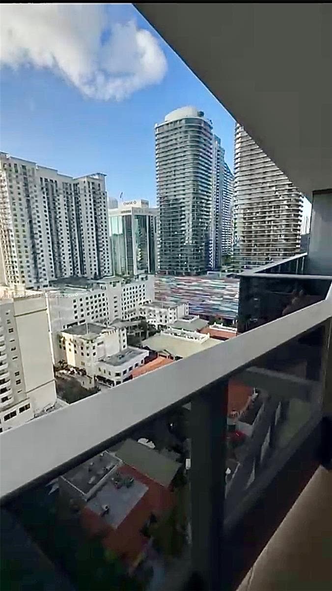 1000 brickell plz # 2008, Miami FL 33131 — 28