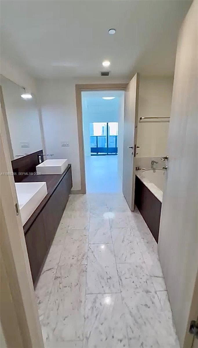 1000 brickell plz # 2008, Miami FL 33131 — 24