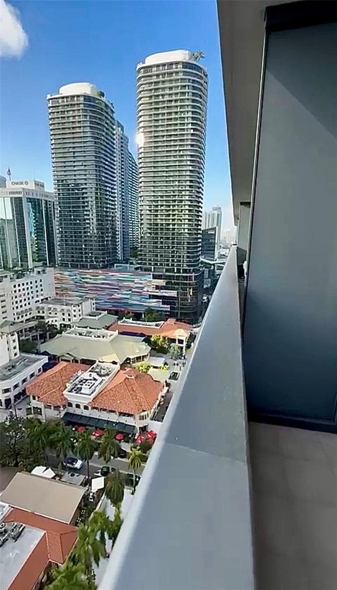 1000 brickell plz # 2008, Miami FL 33131 — 34