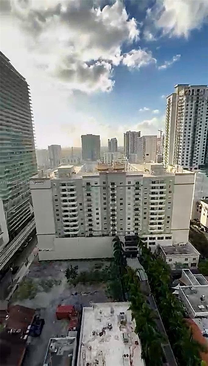1000 brickell plz # 2008, Miami FL 33131 — 31