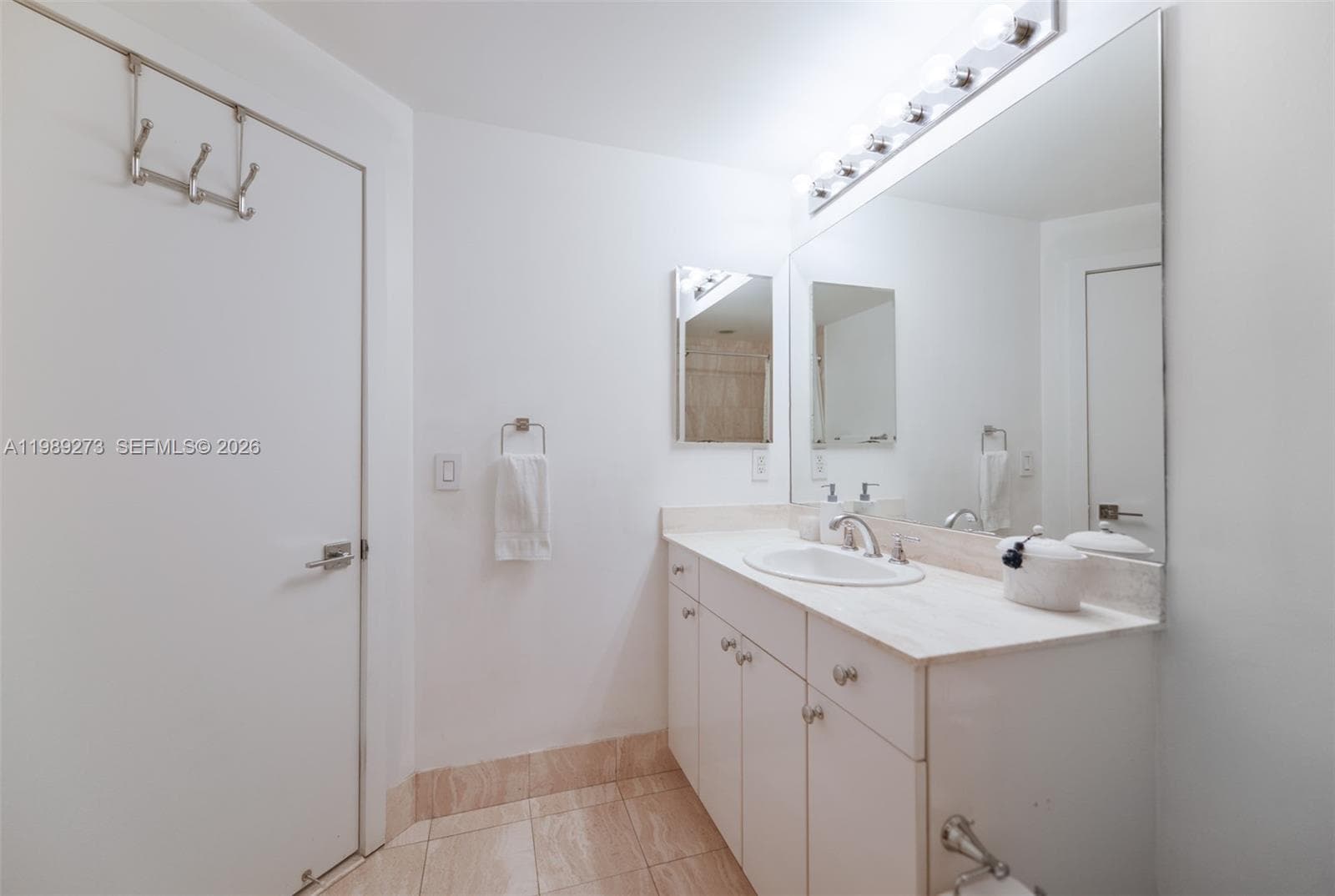 21050 Point Pl # 702, Aventura FL 33180 — 26