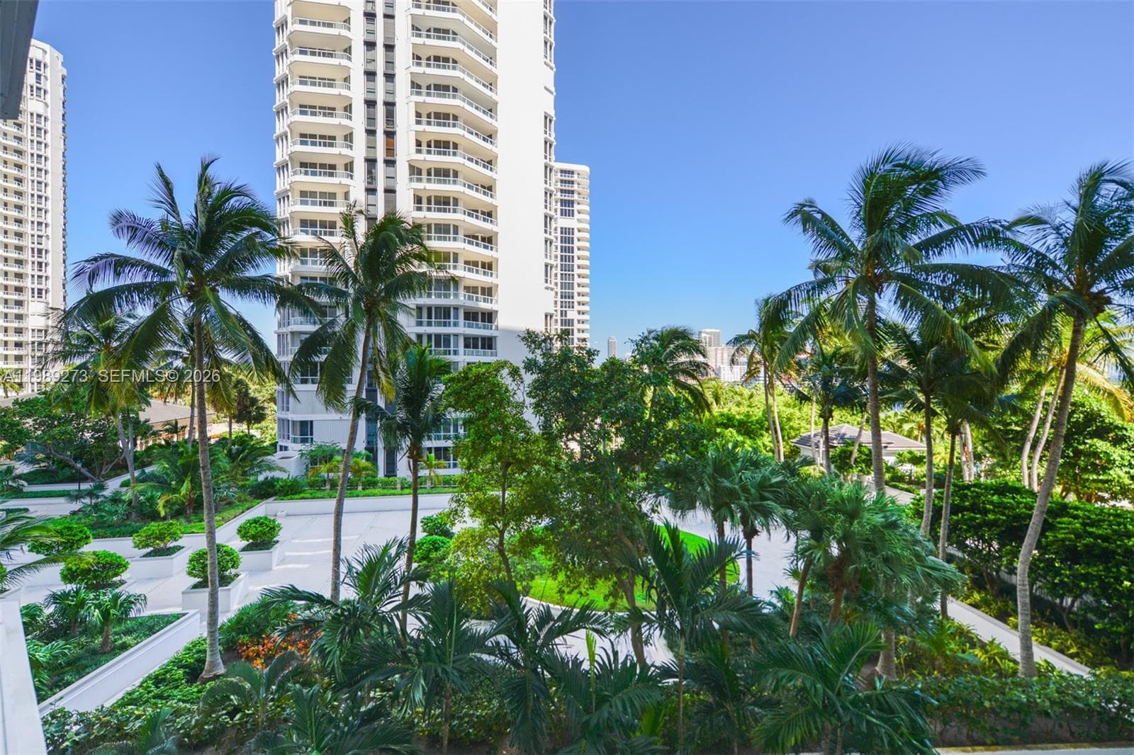 21050 Point Pl # 702, Aventura FL 33180 — 45