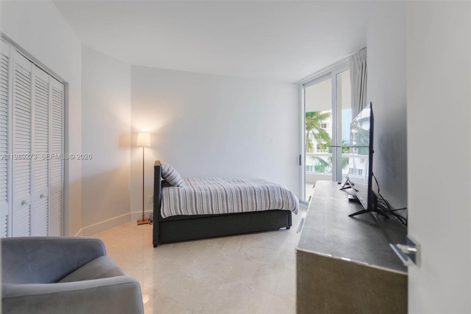 21050 Point Pl # 702, Aventura FL 33180 — 21