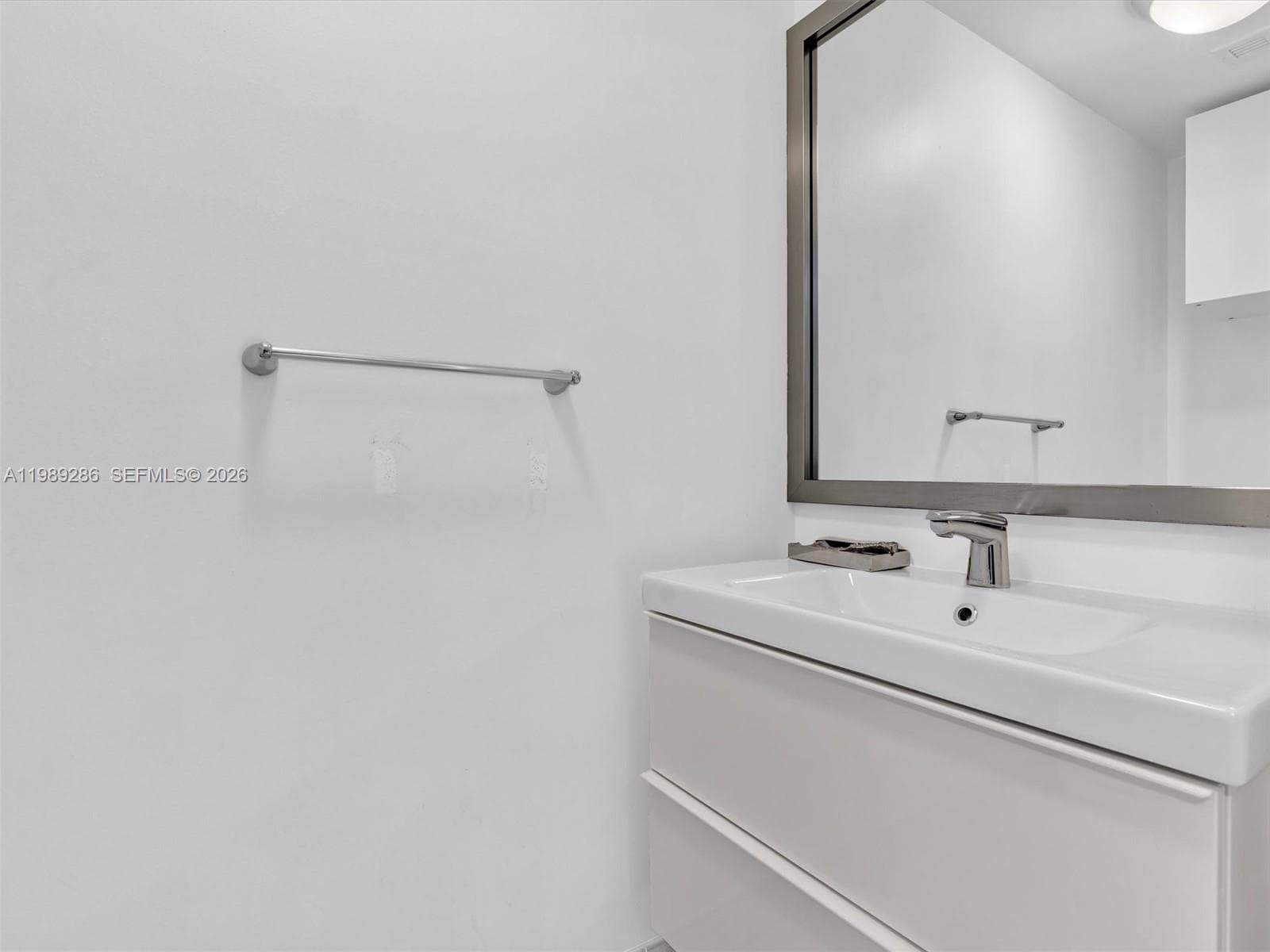 90 SW 3rd St # 2013, Miami FL 33130 — 27