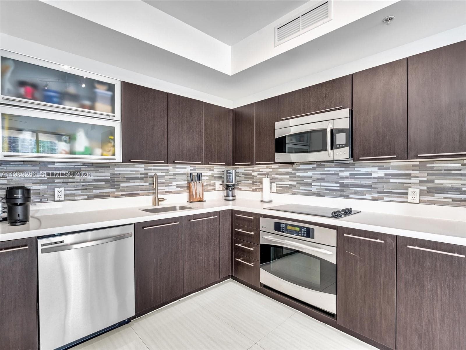 90 SW 3rd St # 2013, Miami FL 33130 — 32