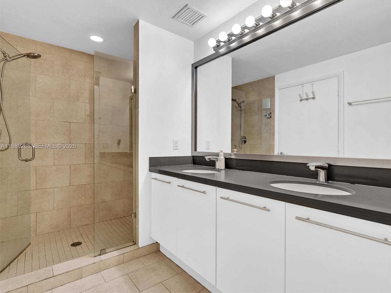 90 SW 3rd St # 2013, Miami FL 33130 — 20