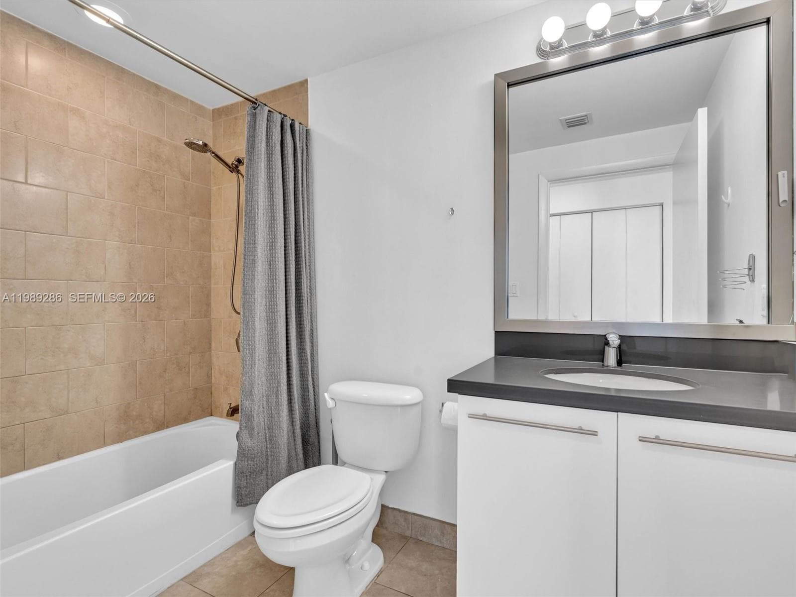 90 SW 3rd St # 2013, Miami FL 33130 — 38