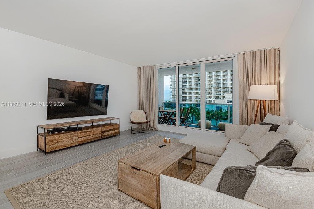 Roney Palace Condo, Miami Beach, FL — 4