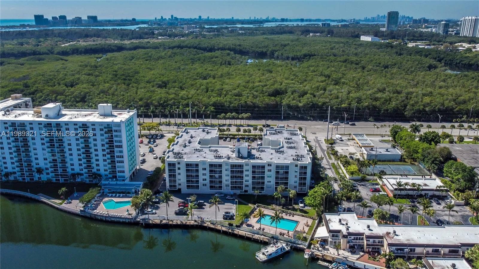 2821 N Miami Beach Blvd # 2K, North Miami Beach FL 33160 — 40