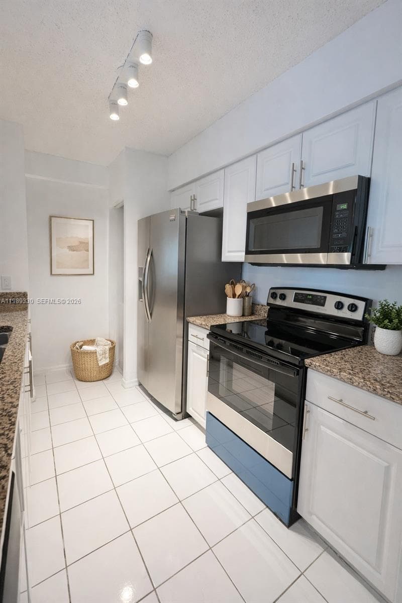 1155 Brickell Bay Dr # 1705, Miami FL 33131 — 10